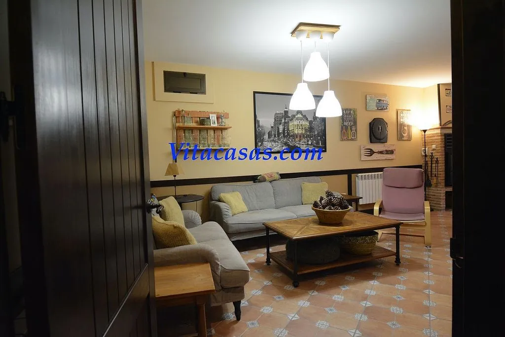 Elutuba - Rustic Chalet with Pool in Robledillo de Mohernando