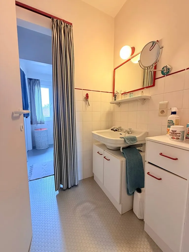 Salles de bain - Villa avec Piscine dans le Faubourg à Waterloo