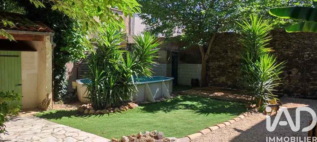 Jardin - Maison de Caractère avec Piscine à Adissan