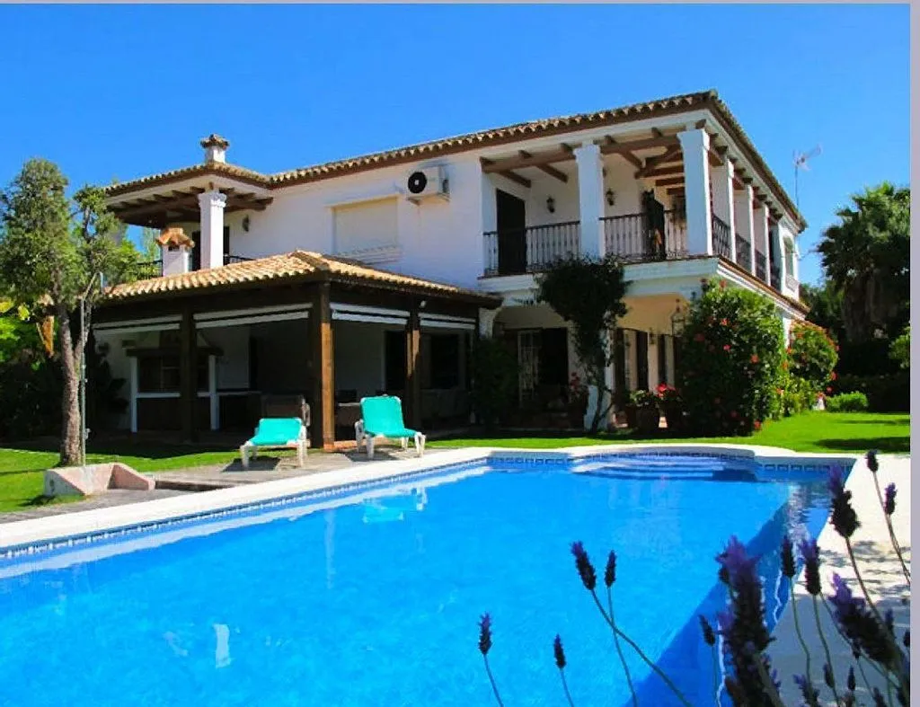 Bassein - Charming Villa with Pool in Sotogrande Alto