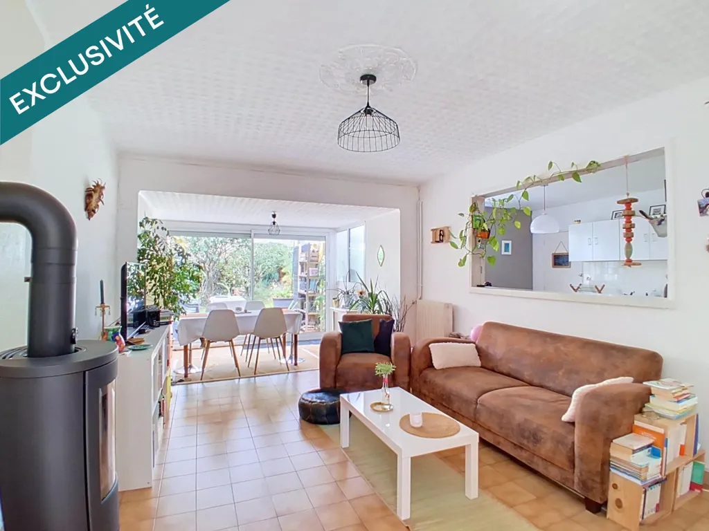 Séjour - Maison avec Jardin et Balcon à Pabu
