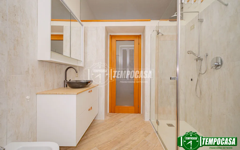 Salles de bain - Rustic-Style Apartment in Pavia's Historic Centre