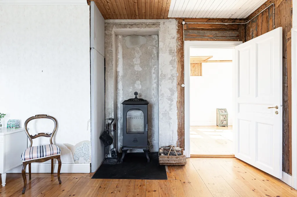 Séjour - Charming Farmhouse with Workshop in Salbohed
