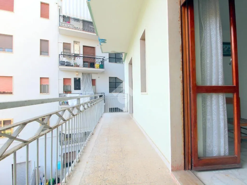 Balcon - 4-Bedroom Apartment with Garage in Lucera