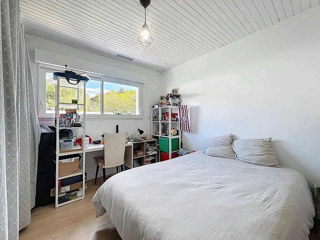 Chambres - Maison Rénovée avec Terrasse en Teck à Sanguinet