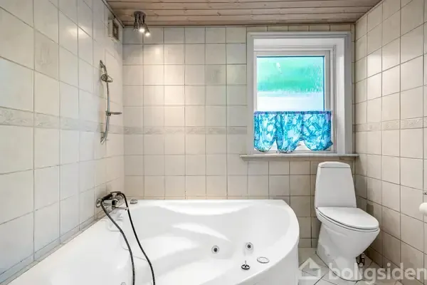 Salles de bain - Villa with Workshop in Nordenskov