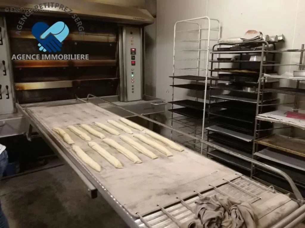Cuisine - Boulangerie-Pâtisserie avec Logement à Lagrace-Dieu
