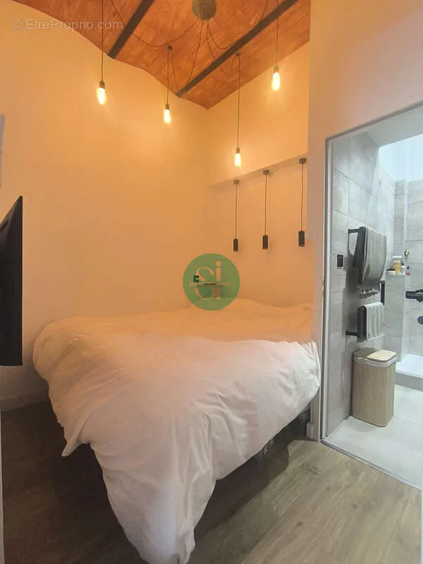 Chambres - Appartement Rénové avec Climatisation à Bandol