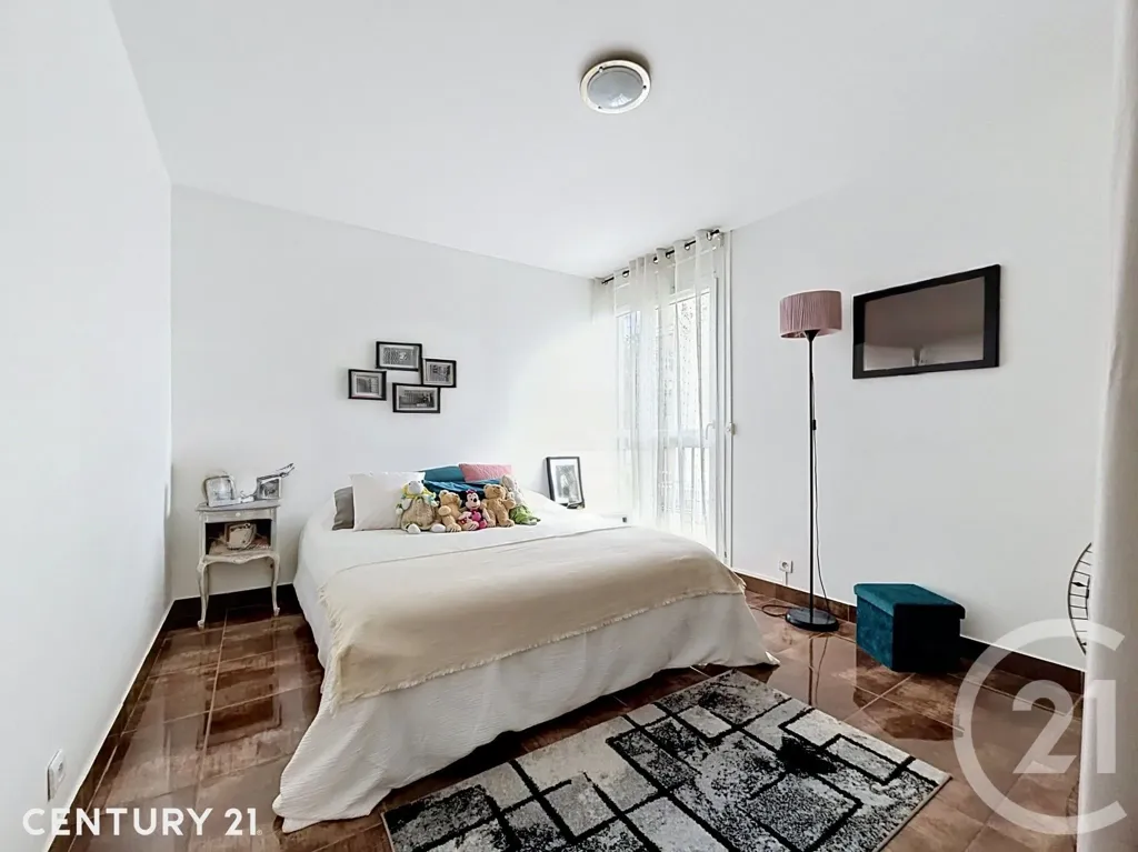 Camere da letto - Occupied 3-Bed Flat with Balcony in Noisy-le-Grand