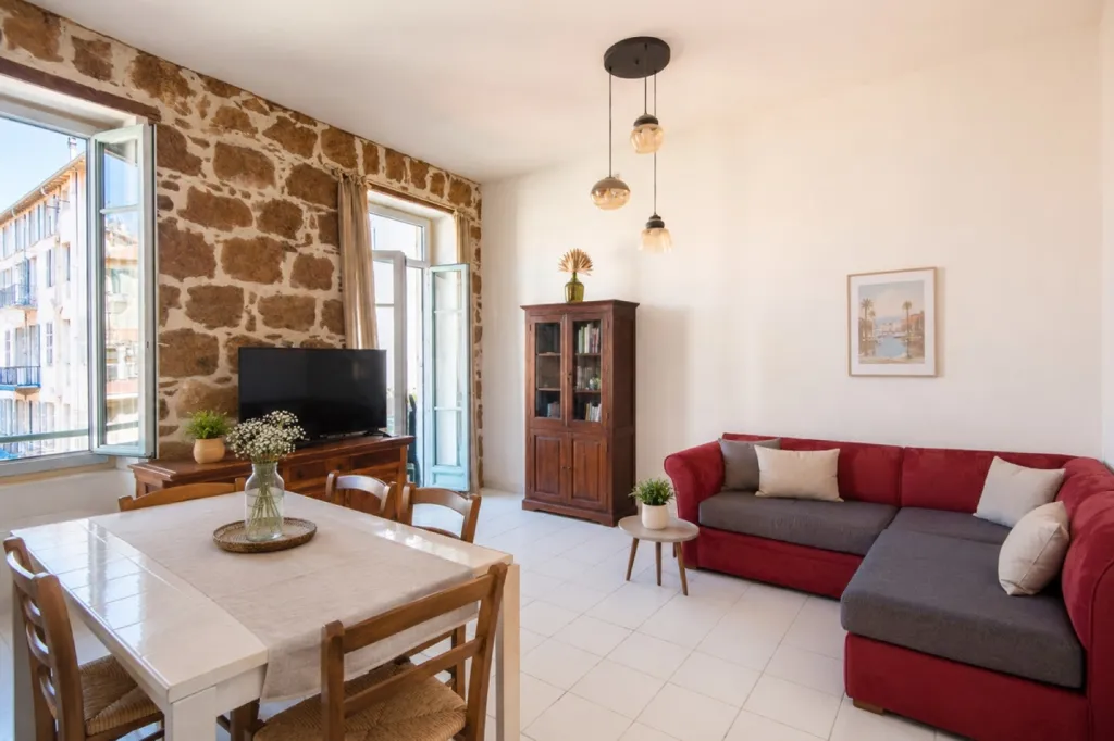 Living Room - 3-Bedroom Apartment with Balcony in Nice Port