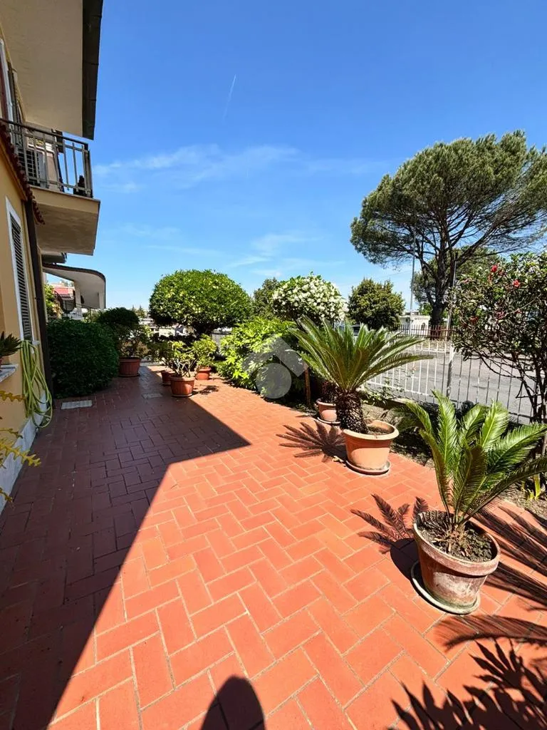 Terrazza - Triplex with Garden in Latina