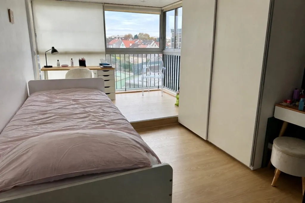 Chambres - Appartement 6 Pièces avec Vue Dégagée à Parly 2