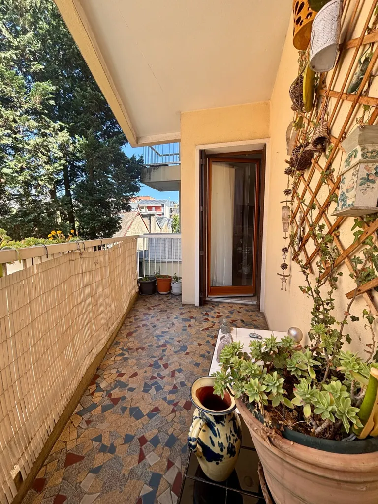 Rõdu - 3-Bedroom Apartment with Balcony in Chambéry