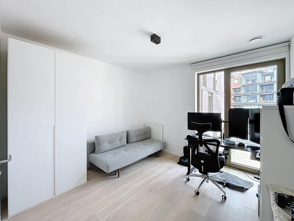 Bureau - Appartement 2 Chambres avec Vue Canal à Bruxelles