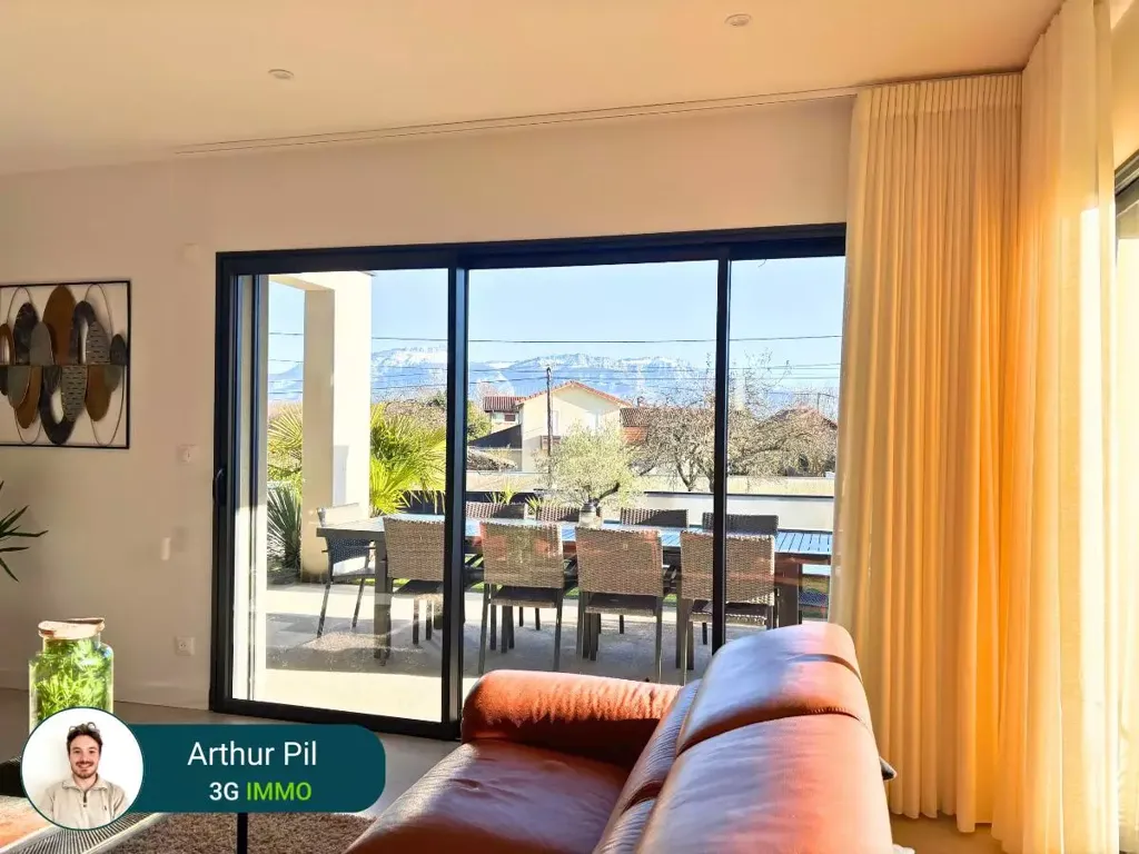 Elutuba - Contemporary Architectural House with Pool in Rives
