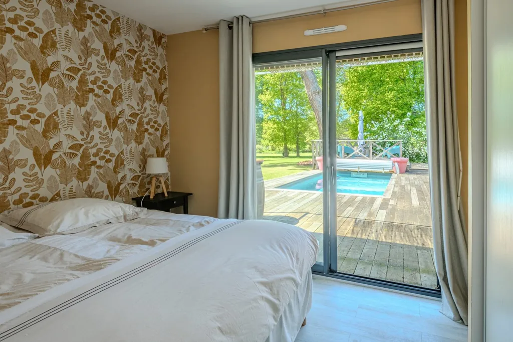 Magamistoad - Extensive Estate with Pools near Contis