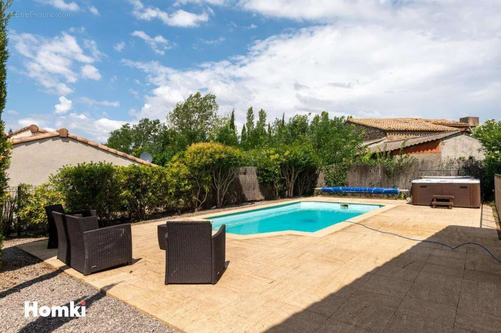 Piscine - Villa avec Piscine à Montbrun-des-Corbières