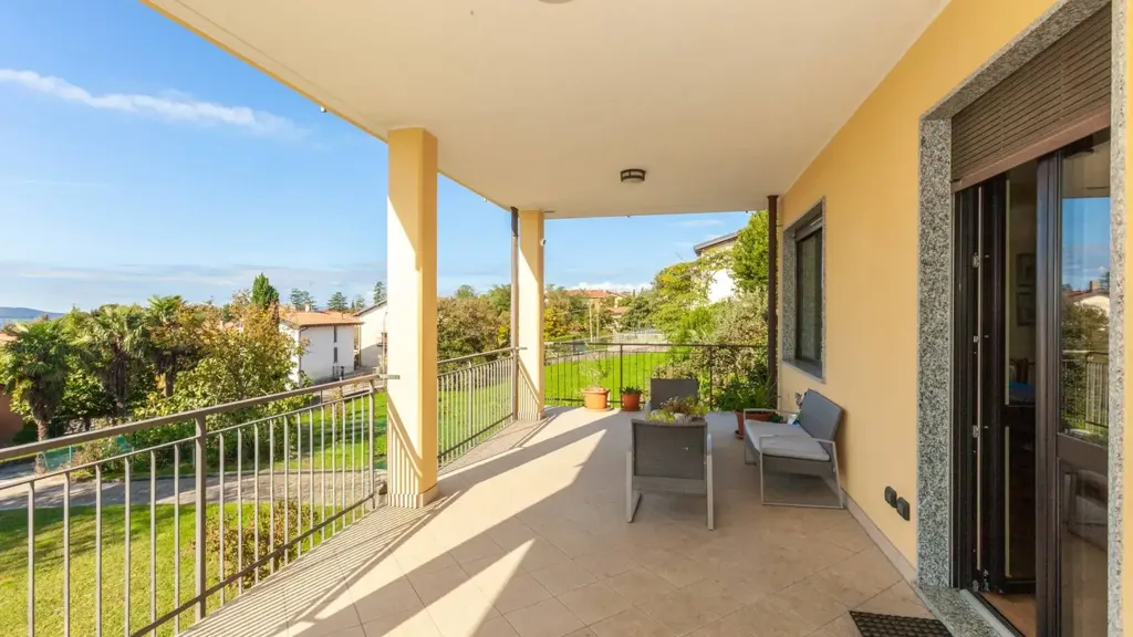 Terrazza - Luxury Villa with Lake View in Comerio