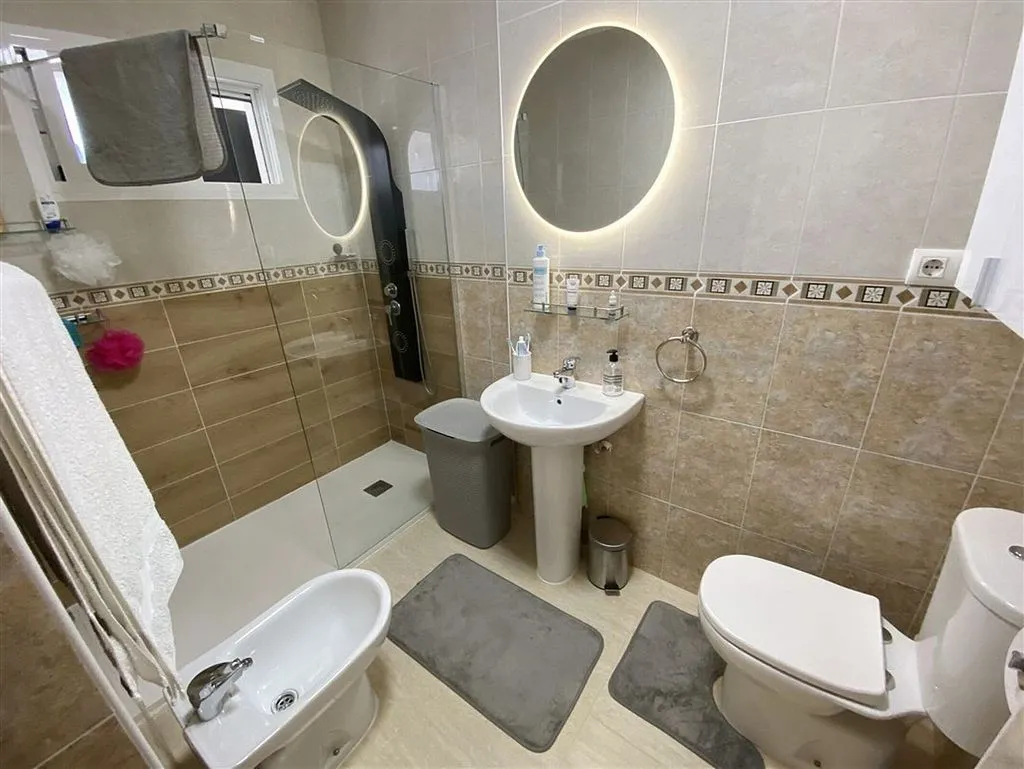Salles de bain - Two-Bedroom House with Pool in Zurgena