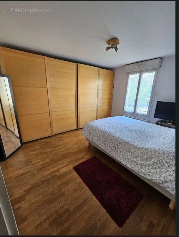 Chambres - Duplex Inversé avec Parking à Sartrouville