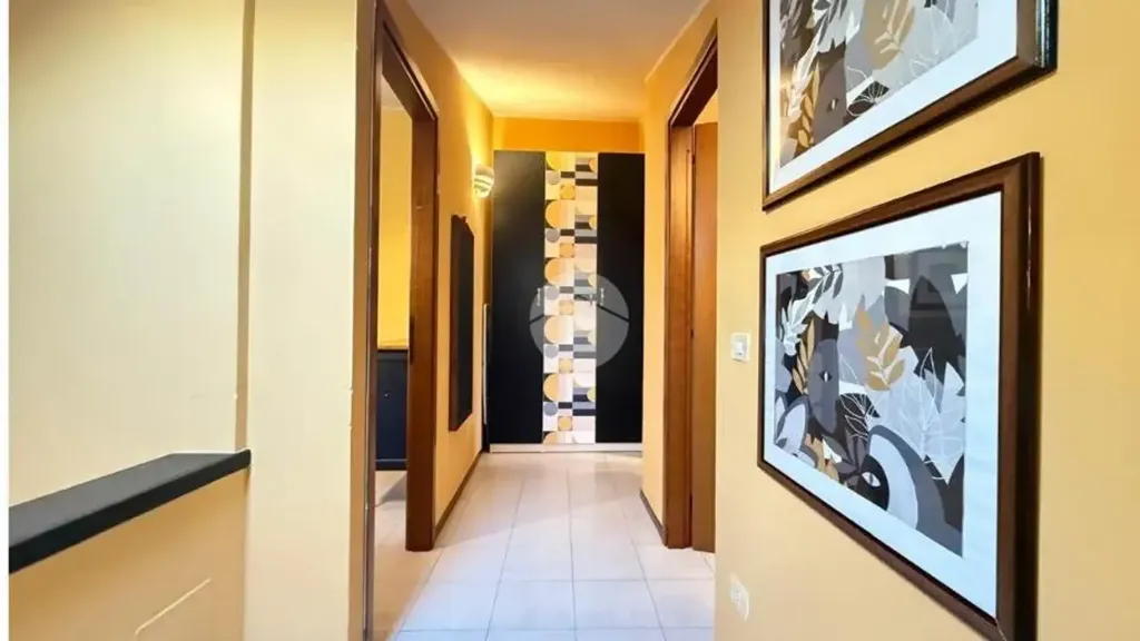Entrée - Duplex Apartment with Lake View in Desenzano del Garda