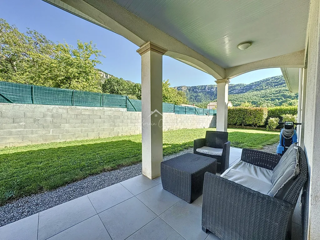 Terrass - Modern Villa with Terrace near Millau
