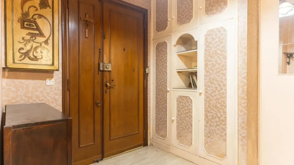Esik - Three-Bedroom Apartment with Garden in Garbatella, Rome