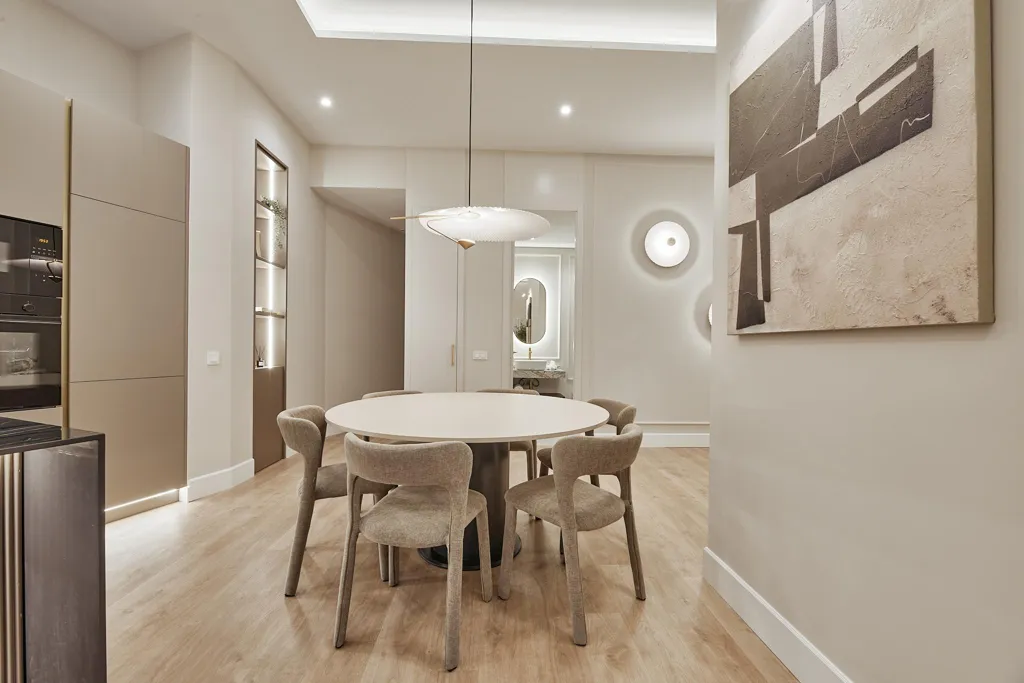 Söögituba - Transforming Flat with Balconies in Madrid