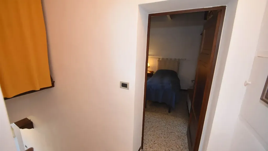 Esik - Tuscan-Style Apartment in Historic Centre, Rosignano Marittimo