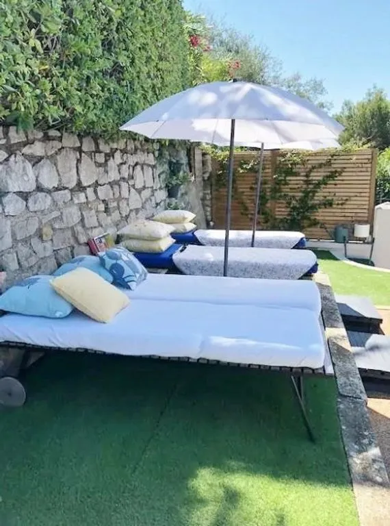 Villa Contemporaine avec Piscine à Mougins