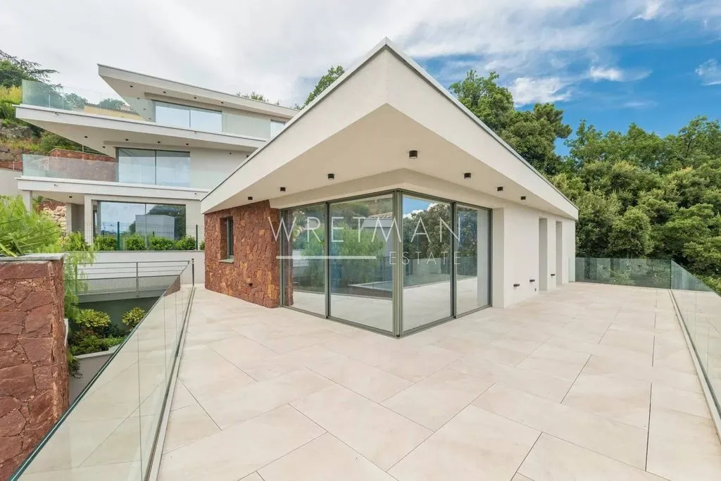 Terrasse - Appartement Luxe avec Piscine à Les Adrets-de-l'Estérel