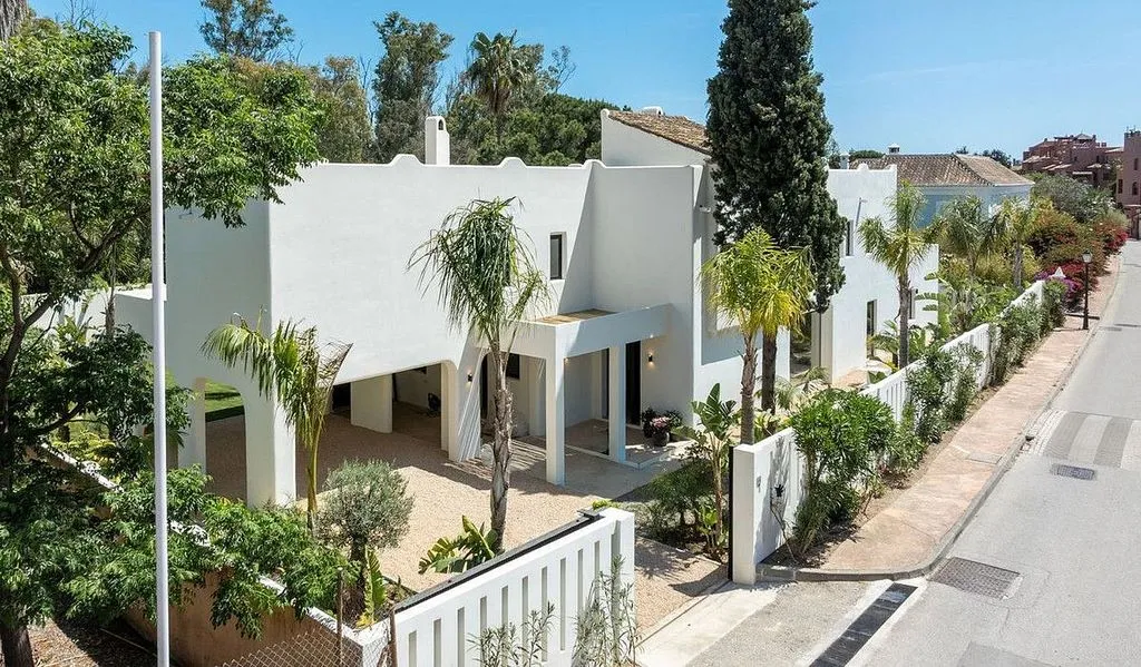 Välivaade - Renovated Villa with Pool in Guadalmina