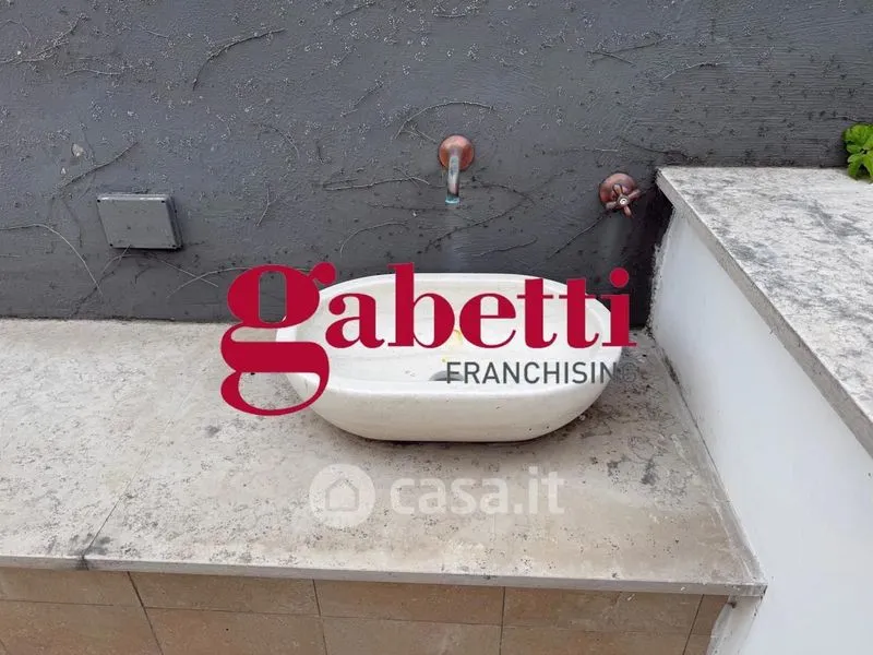 Vannitoad - Fully Rented Apartment with Large Terrace in Caserta