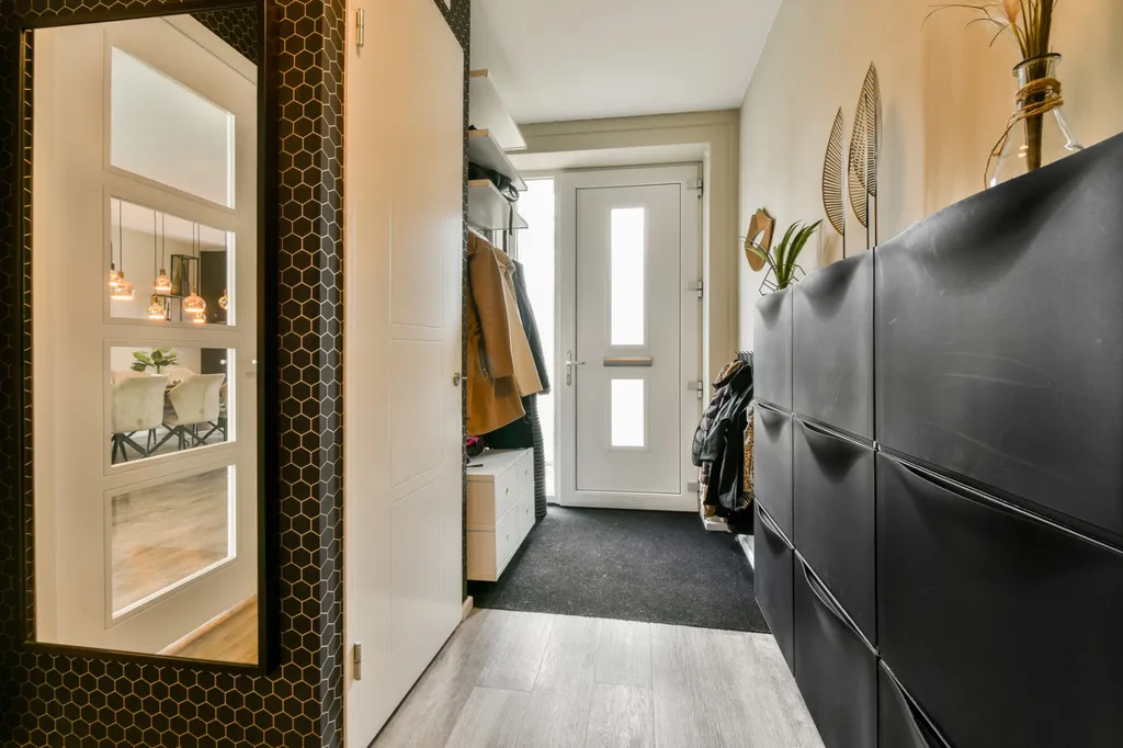 hallway_entrance