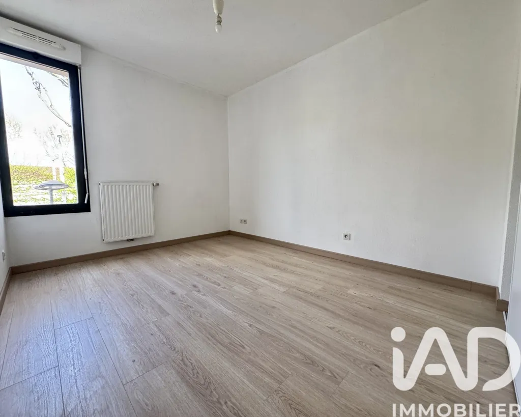 Pièces - Appartement Lumineux avec Parking à Bordeaux