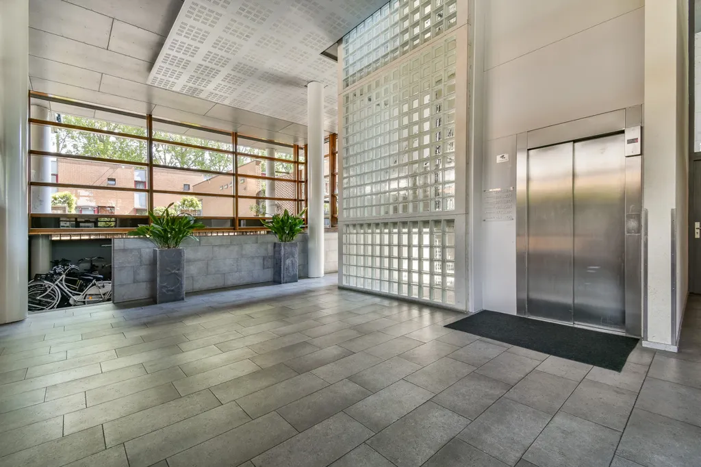 hallway_entrance