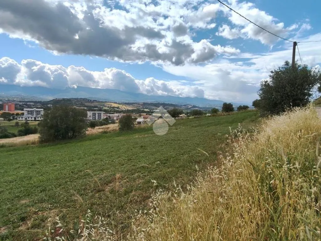 Garden - Buildable Residential Plot in Luzzi
