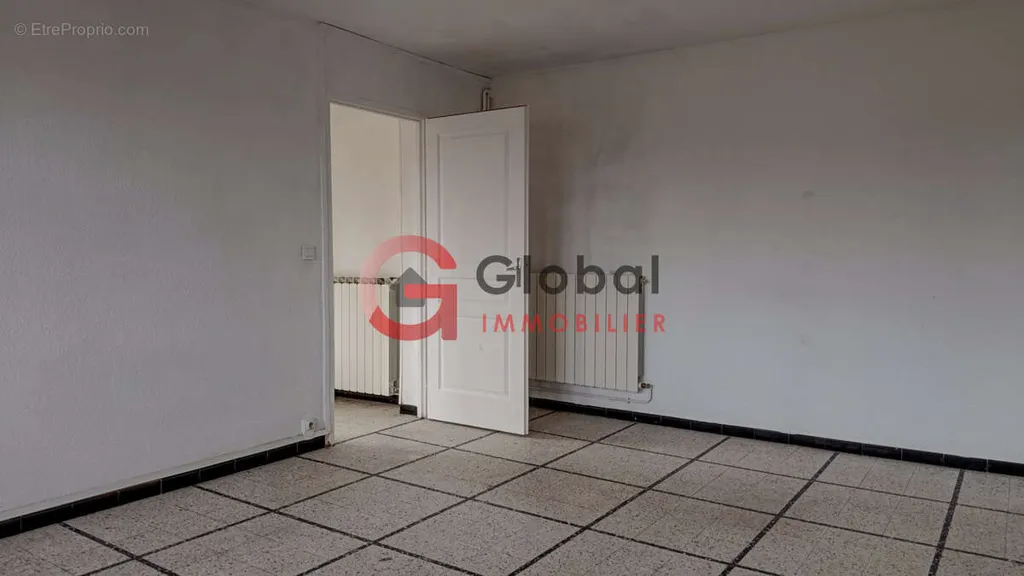 Toad - Dual-Occupancy House with Professional Use in City Centre