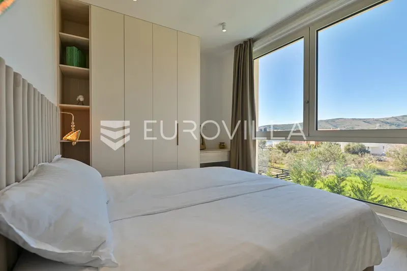 Chambres - Modern Semi-Detached House with Pool near Trogir