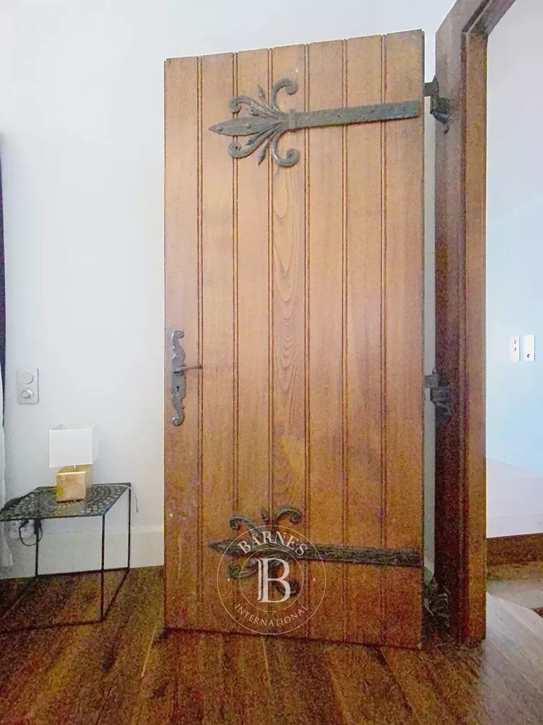 Esik - Renovated Lake View Flat in Lugrin