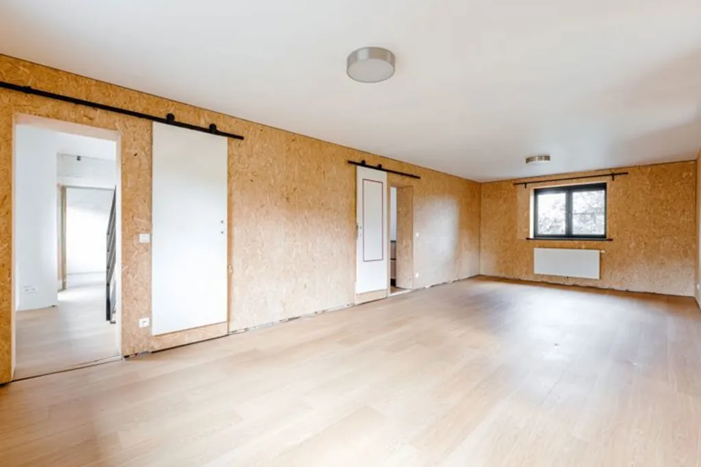 Pièces - Maison Rénovée avec Jardin à Beauregard