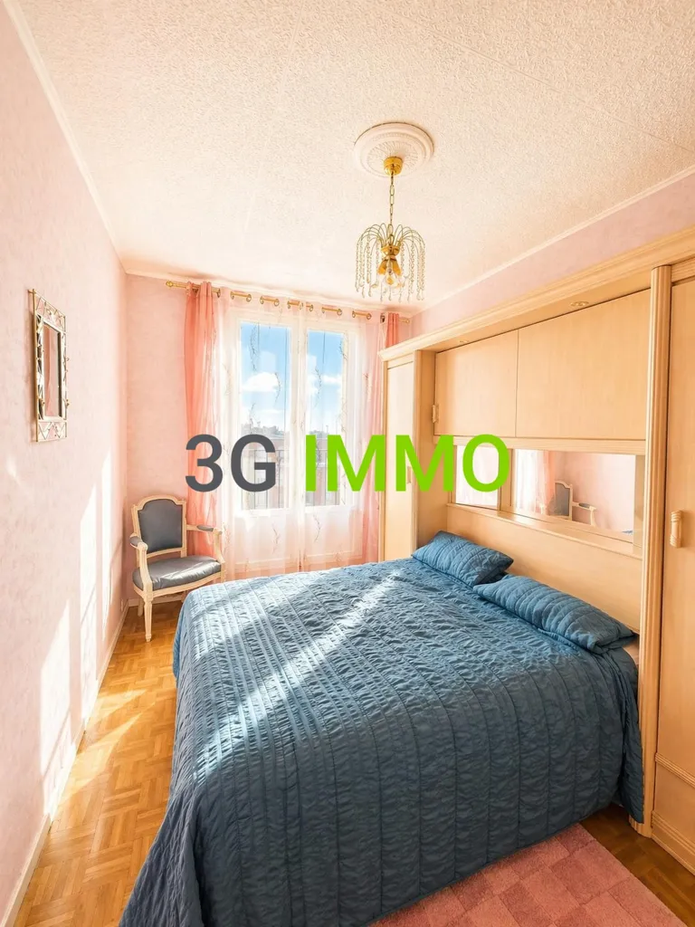 4-toaline korter asukohas Épinay-sur-Seine