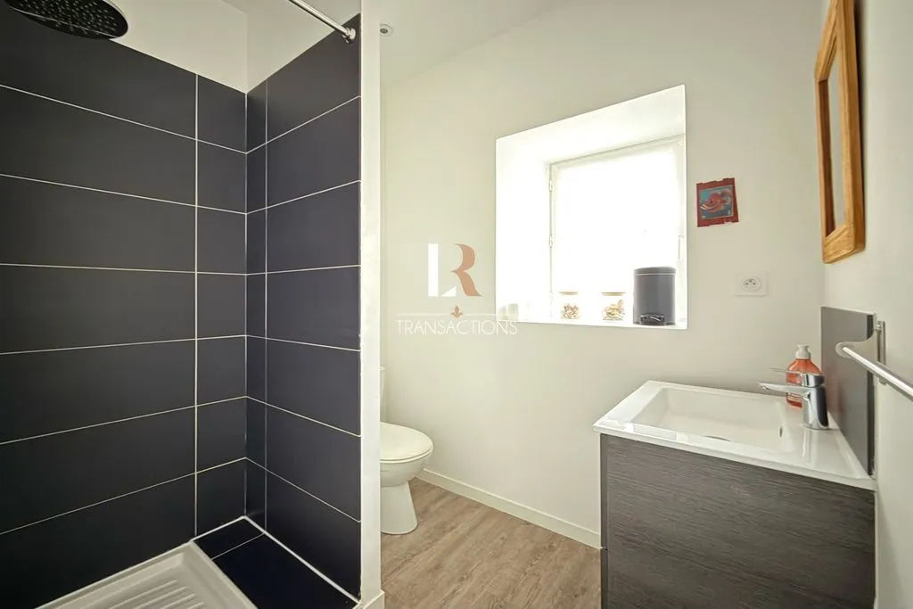 Salles de bain - Immeuble avec Appartements et Garage à La Rochelle