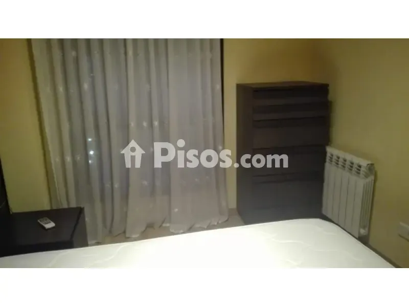 Magamistoad - Semi-furnished Flat with Balcony in Orcasitas