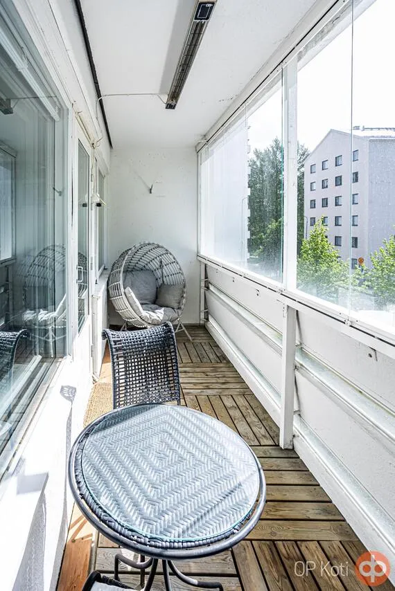 Rõdu - Bright Studio with Balcony in City Centre