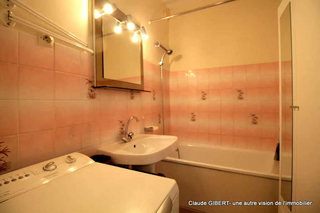 Salles de bain - Appartement T2 Vue Dégagée au Centre de Balaruc-Les-Bains