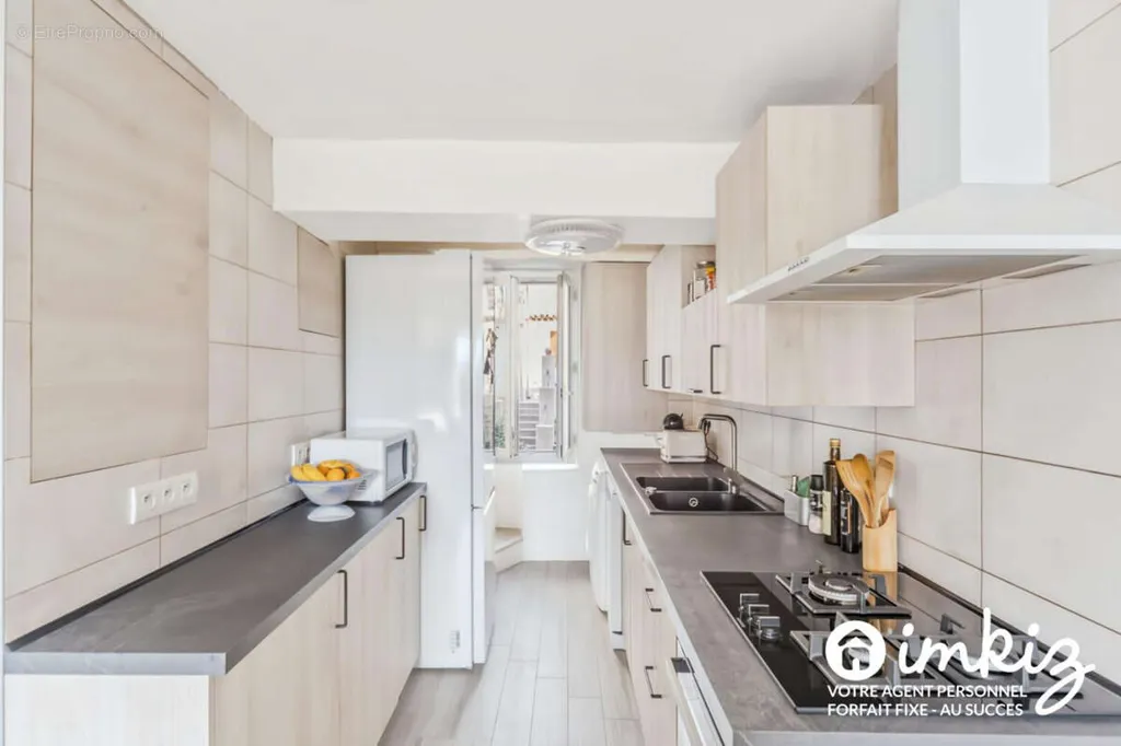 Cuisine - Triplex Rénové avec Vue Panoramique à Biot