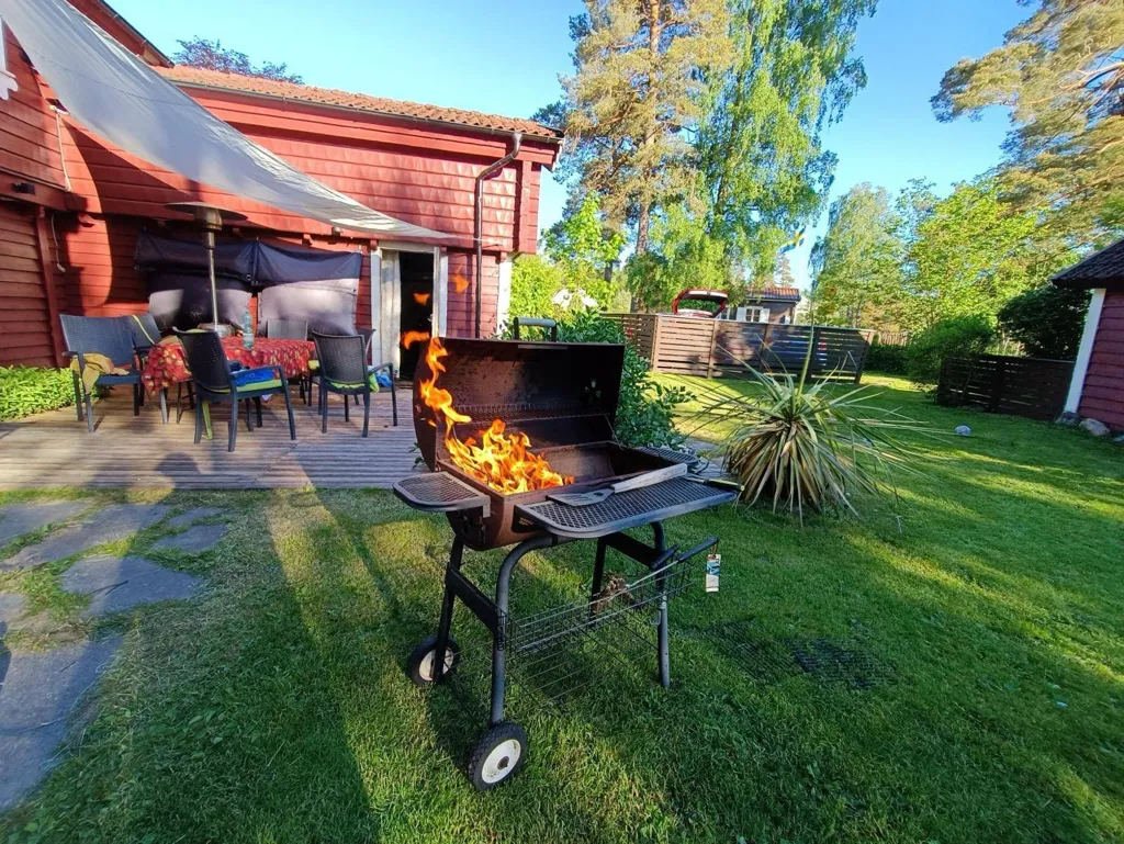 Terrasse - Charming Two-Storey Villa with Lake View in Sandared