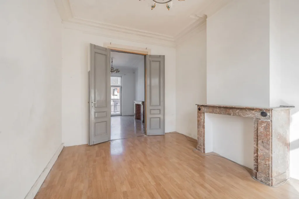 Séjour - Triplex à Rénover avec Terrasse près de Lambermont