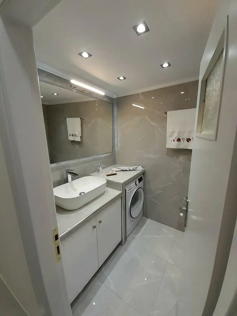 Salles de bain - Renovated Flat with Balconies in Kallithea